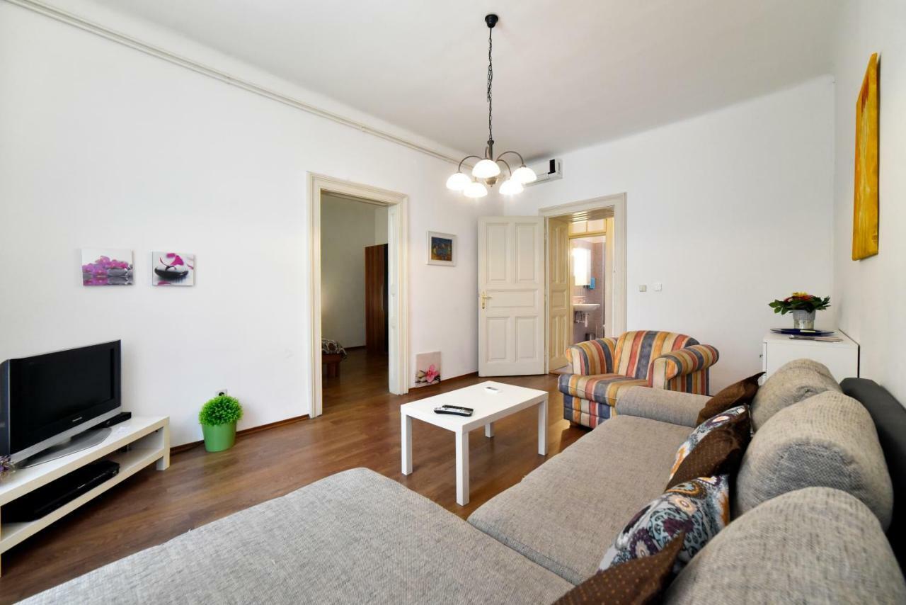 Apartment Central ซาเกร็บ ภายนอก รูปภาพ